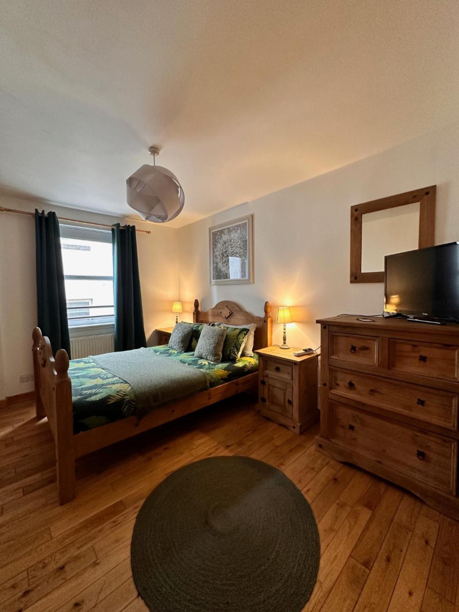 City Centre Apartment Next To Bus And Train Station Inverness Zewnętrze zdjęcie