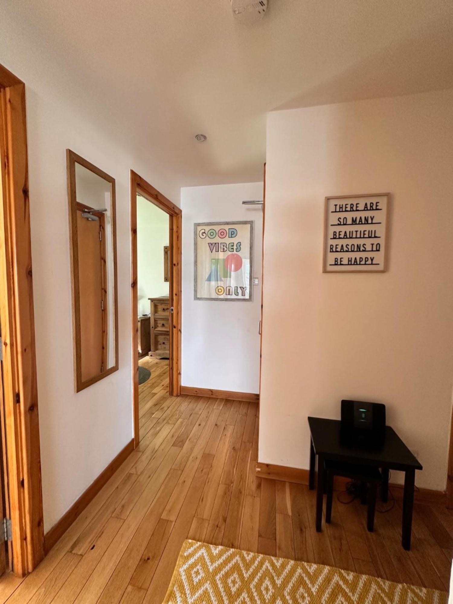 City Centre Apartment Next To Bus And Train Station Inverness Zewnętrze zdjęcie
